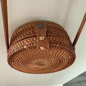Crossbody round handwoven rattan bag